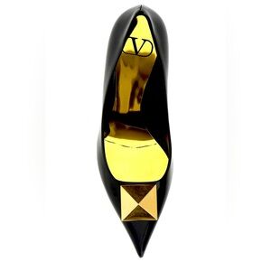 Valentino Garavani - One Stud patent leather pumps